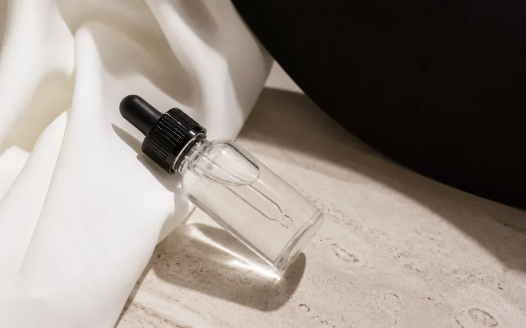 Symbolbild Biostimulation mit Exosomen – Serum-Ampulle bei Beaulo Cosmetics
